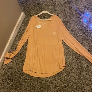 Long sleeve v neck hollister top